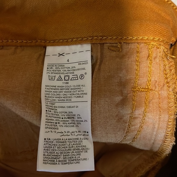 Old Navy Rockstar Jeans - Picture 4 of 4